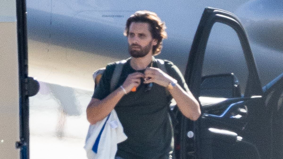 Featured image for "Scott Disick Reunites with Kardashian-Jenner Clan for Thanksgiving and Holiday Dinner"