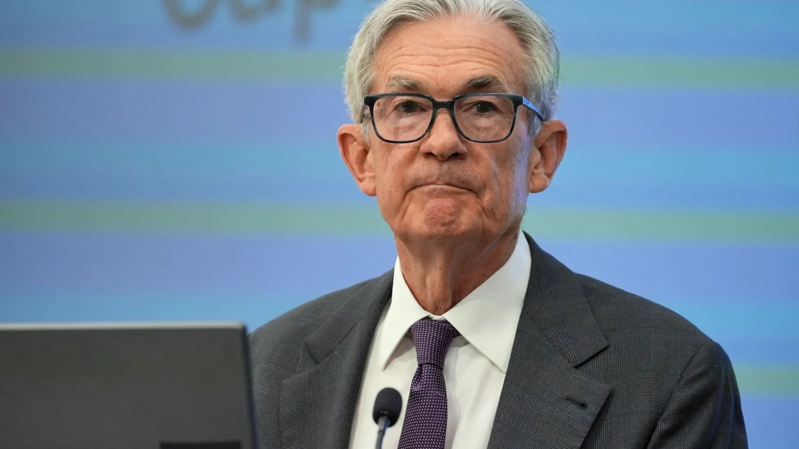 Fed Likely to Hold Rates Steady Amid Political and Economic Tensions