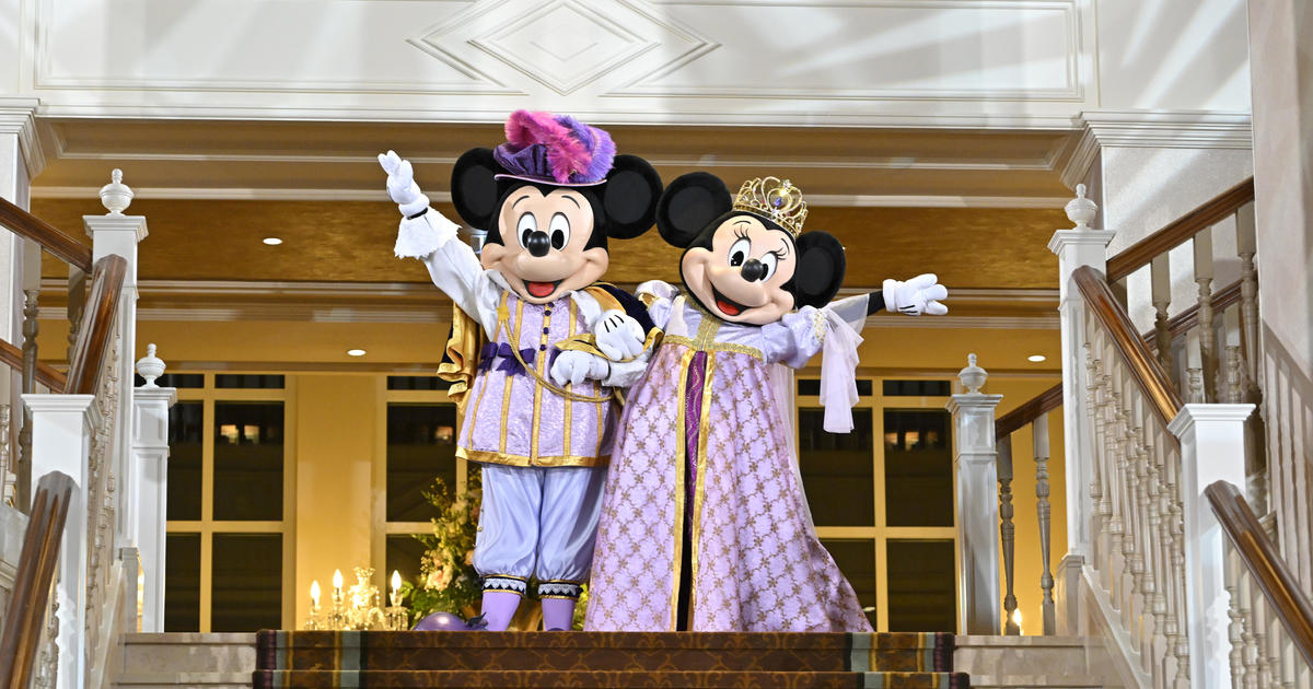 Featured image for "Disneyland Character Performers Take Steps Toward Unionization"