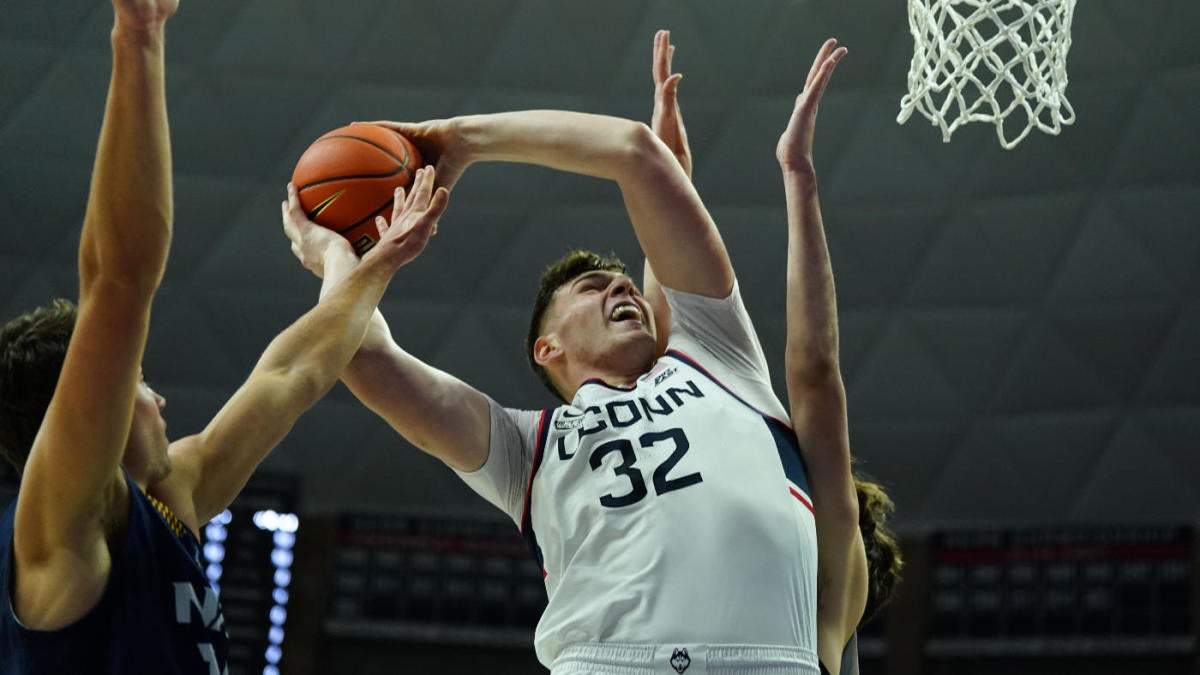 UConn Huskies Dominate Opening Night with Banner Ceremony and Victory