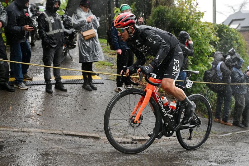 "Record-breaking victories and dramatic finishes at La Flèche Wallonne"