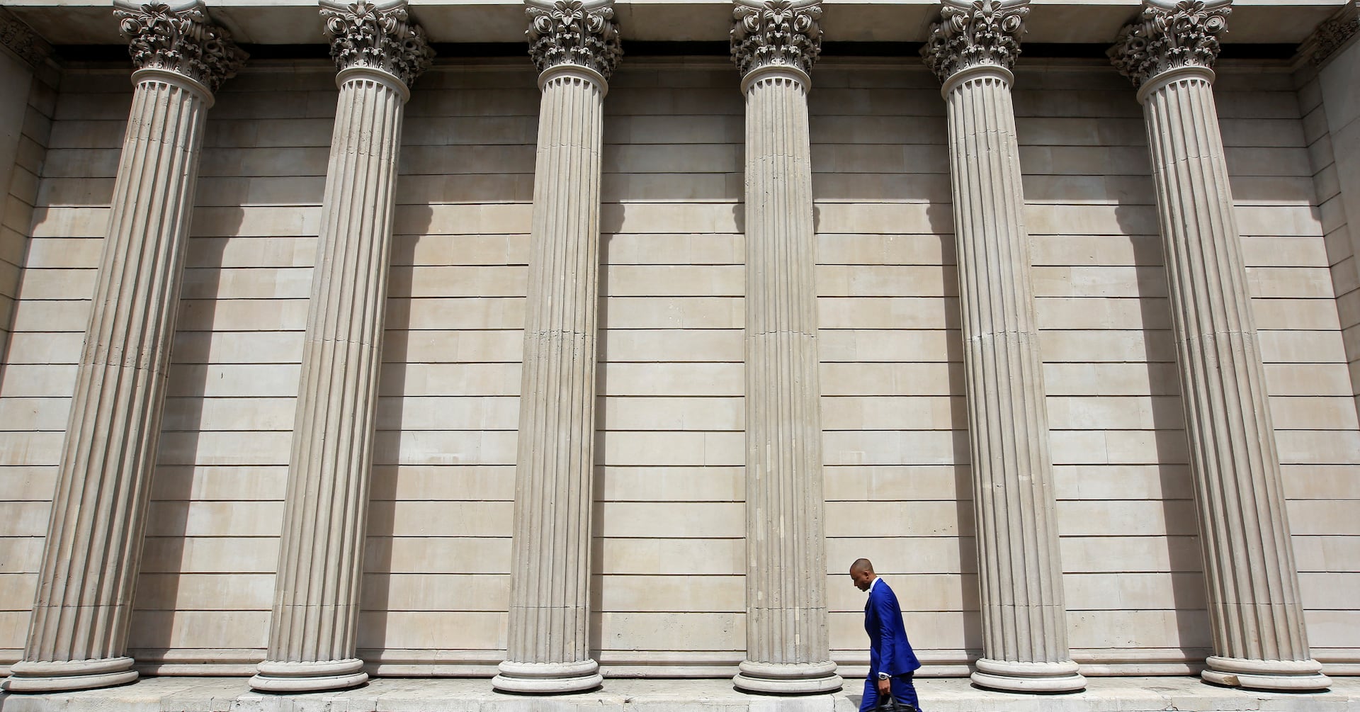 Central Banks Hold Rates Despite Economic Improvements