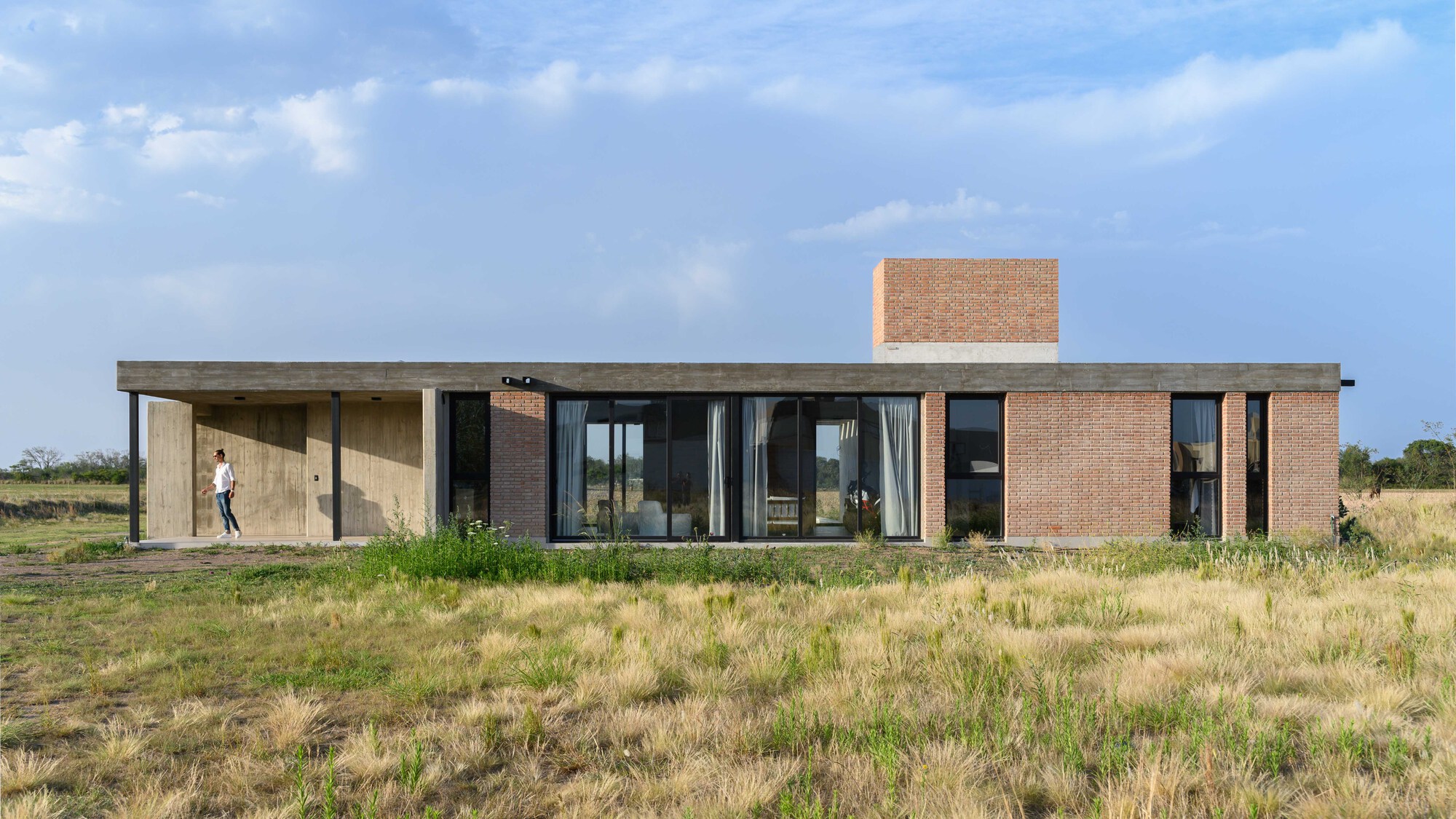 Karlen + Clemente's House 3X6: A Compact and Efficient Design.