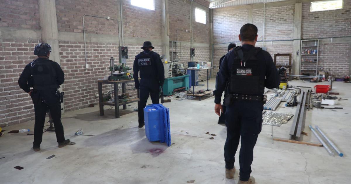 Featured image for Mexican Soldiers Uncover Workshop Producing Drone Bombs and Fake Military Uniforms