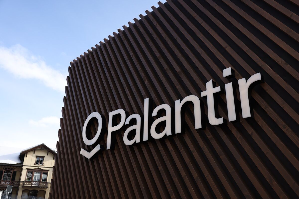 Featured image for Palantir's Week Boosts Shorts Despite Struggles