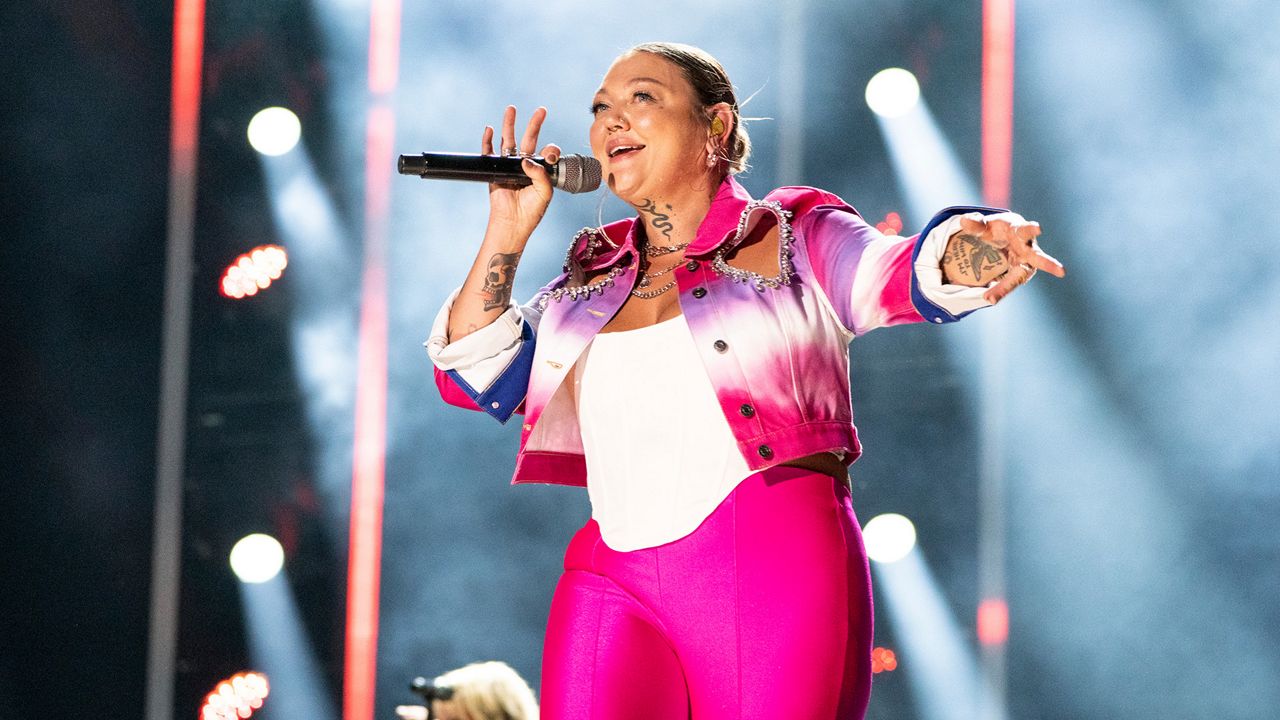 Featured image for Elle King's Controversial Performances Shake Up Concert Lineups