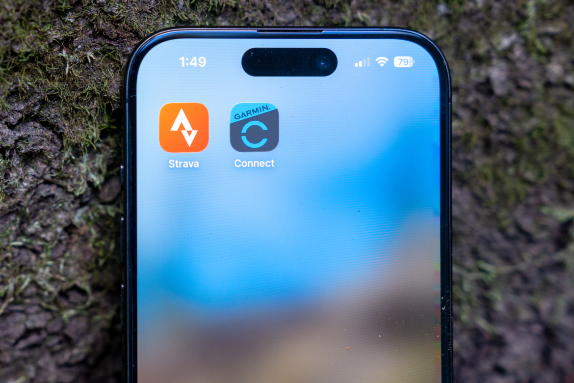 Featured image for Strava and Garmin Clash Sparks Concerns Among Runners and Cyclists