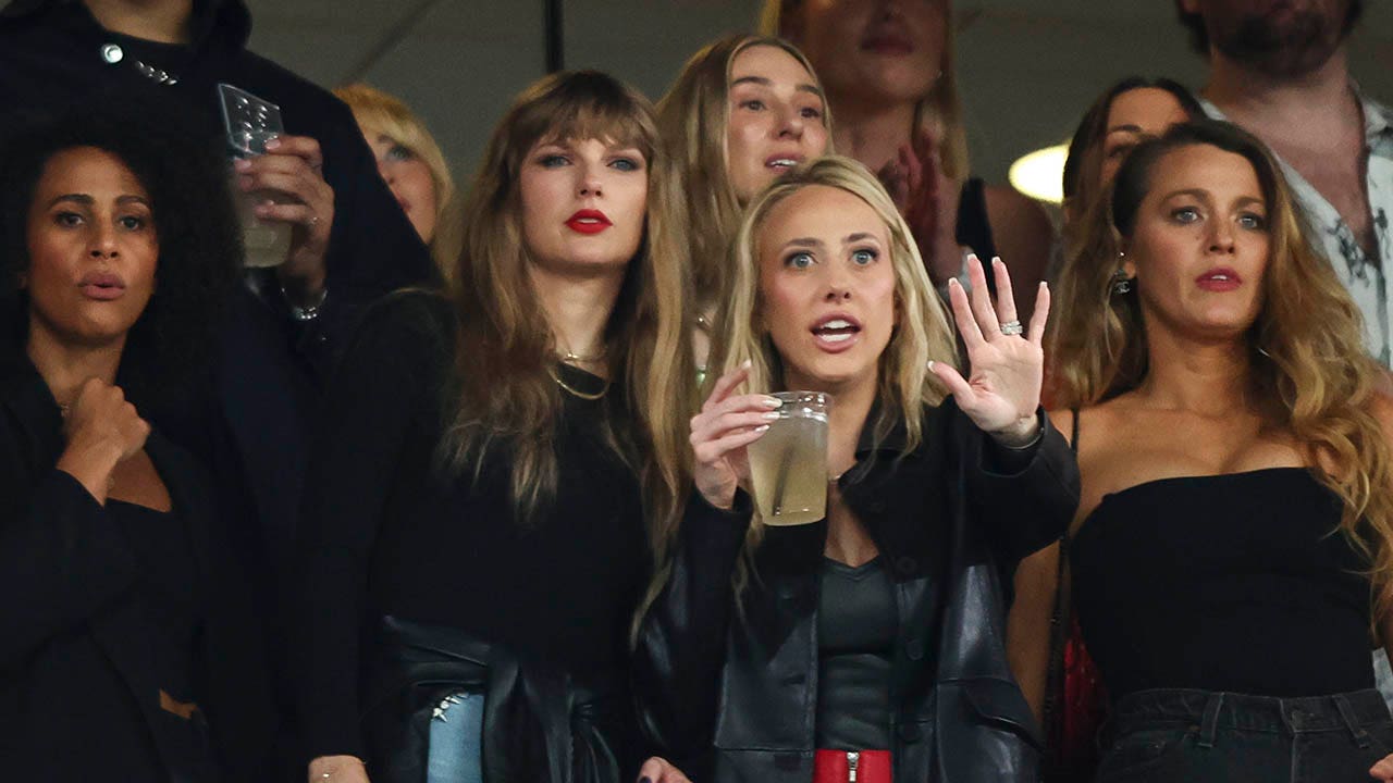 "Taylor Swift's Game-Day Appearances and Jessica Simpson Comparisons Ignite Social Media Buzz"