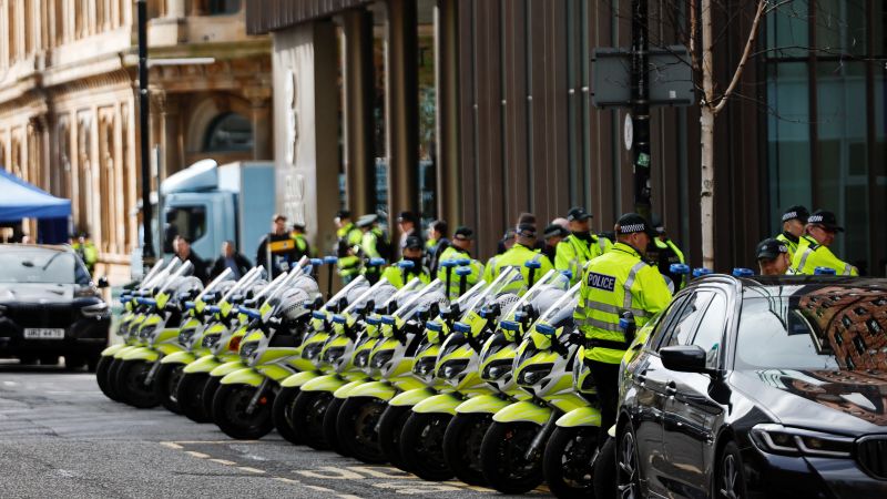"Massive Data Breach Exposes Northern Ireland Police Force's Identities"