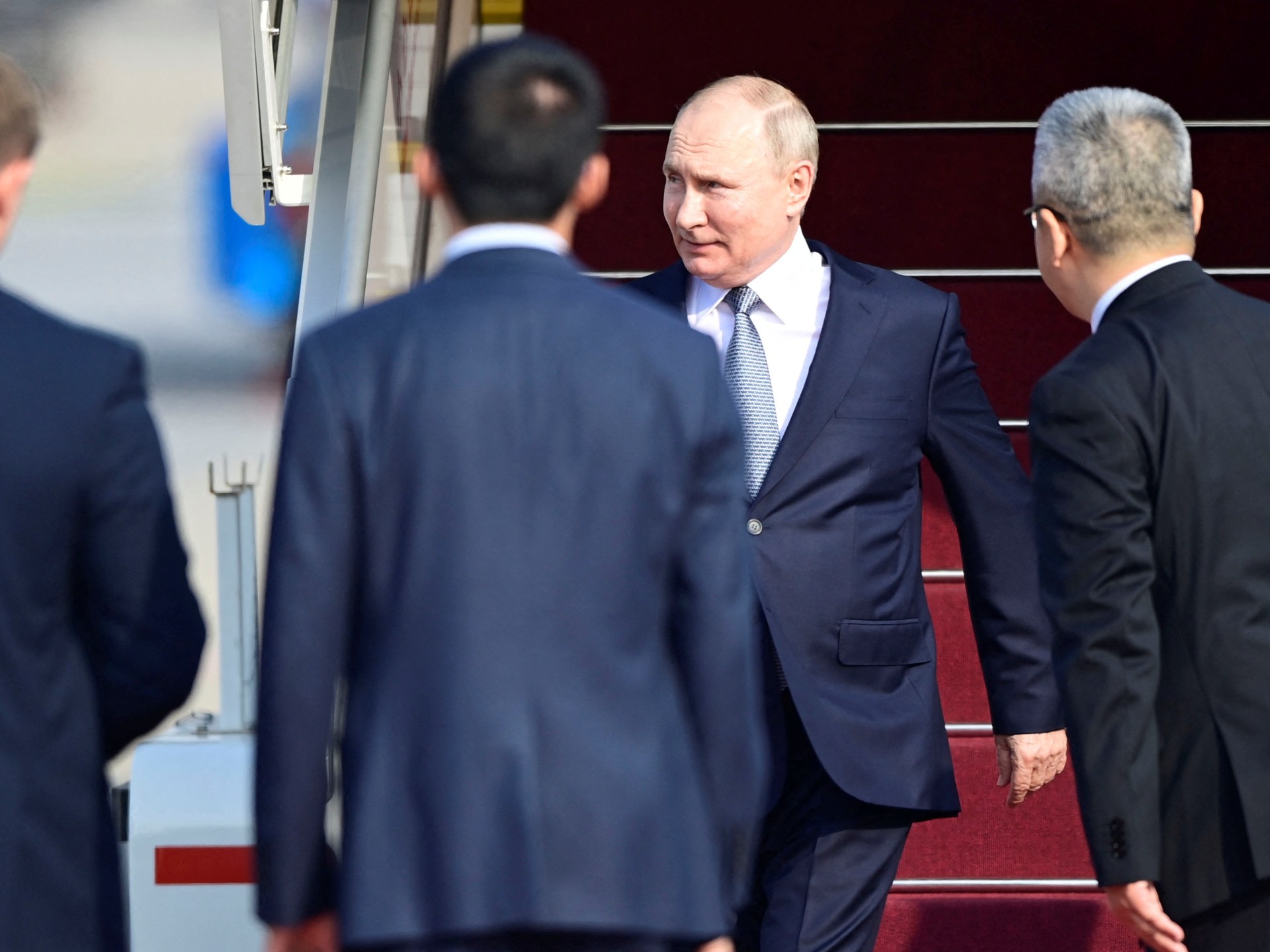"Putin and Xi: Strengthening China-Russia Alliance Amidst Global Divisions"