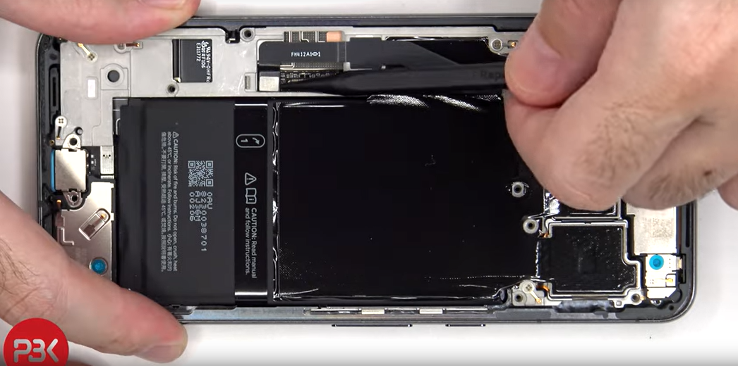 Featured image for "Google Pixel 8 Pro Teardown Unveils Surprising Cooling Solution and Thicker Layers"