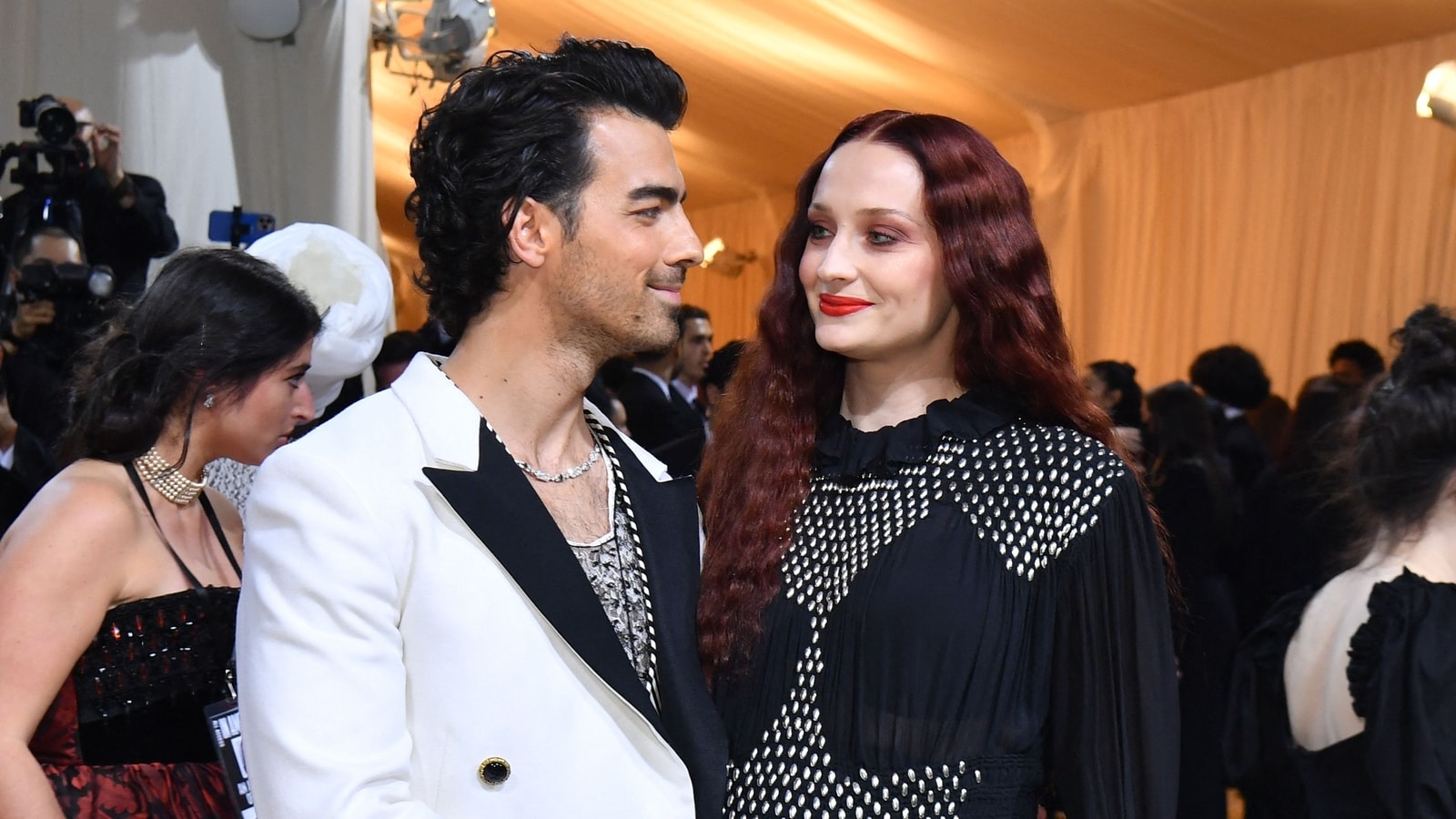 Sophie Turner and Joe Jonas Settle Custody Battle for Daughters