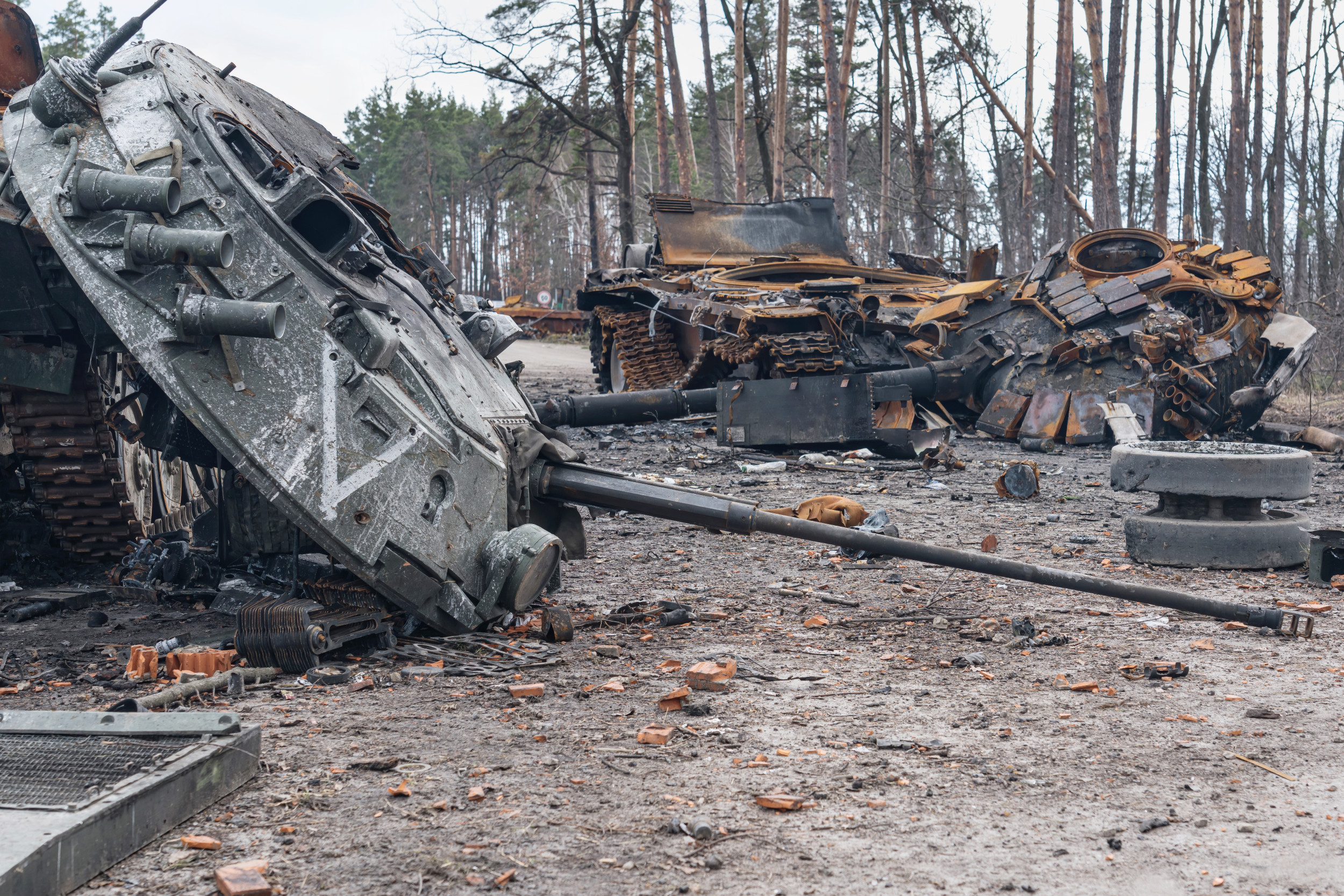 Warfare Escalates: Drones, Missiles, and Rockets Decimate Ukrainian and Russian Forces