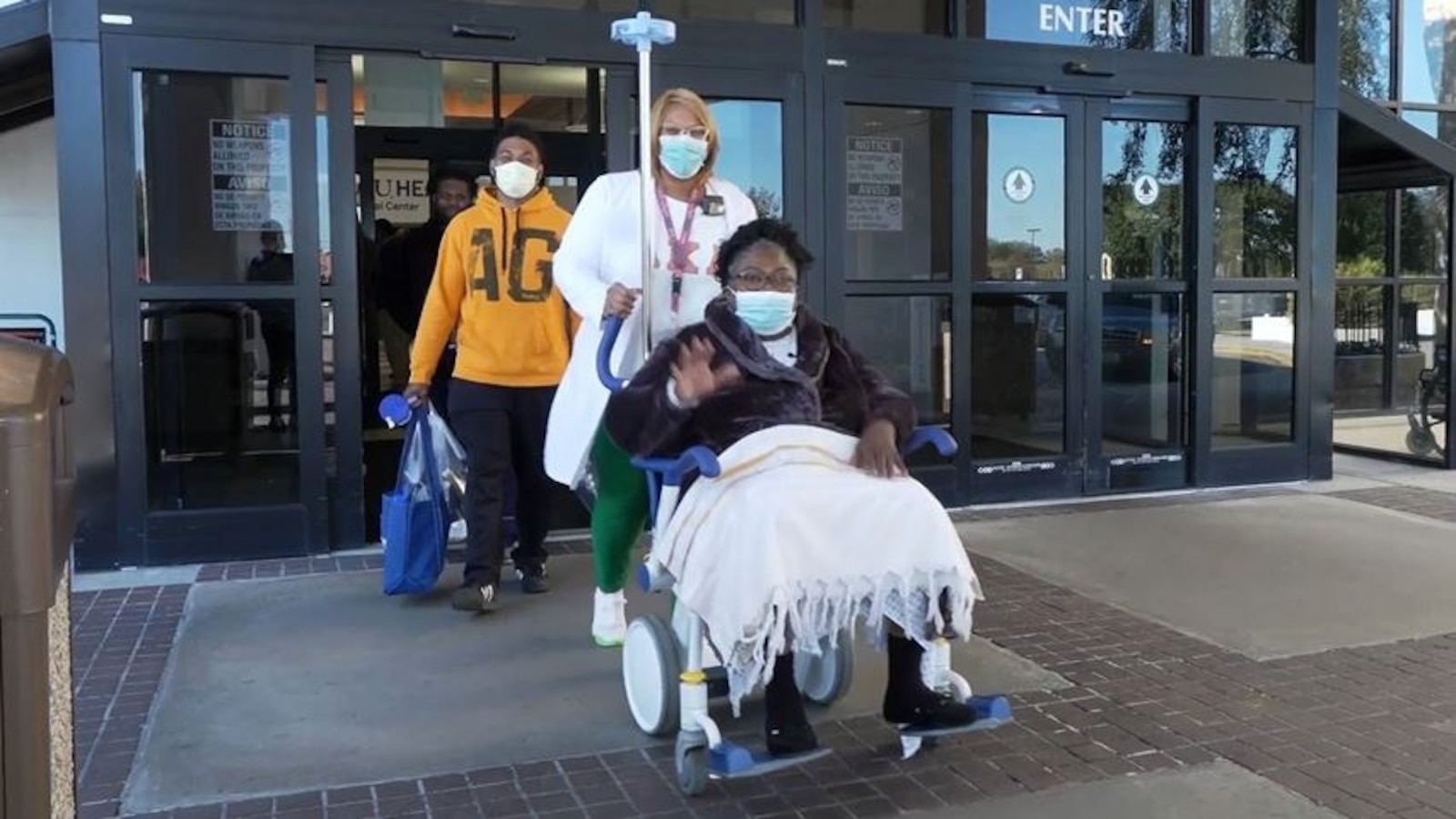 Featured image for "Gospel Singer Receives Lifesaving Kidney Transplant After Family Tragedies"