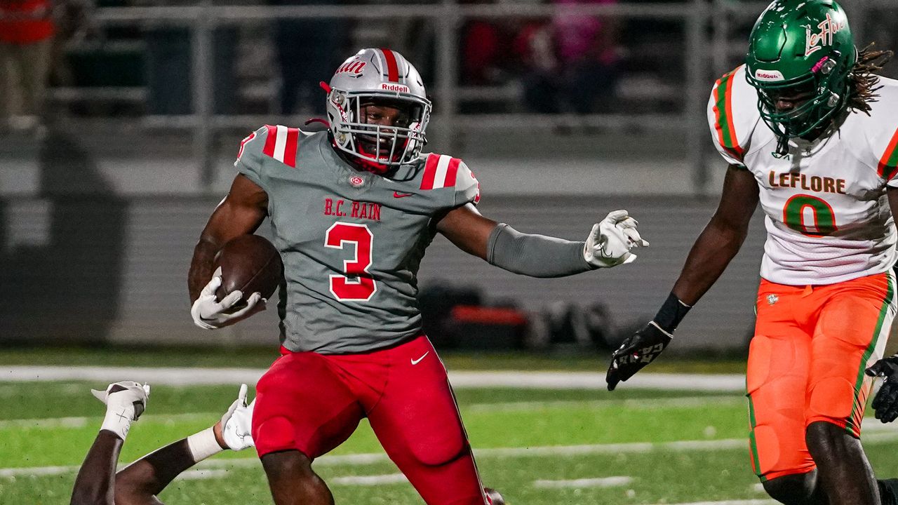 Friday Night Lights: High School Football Scores from Around the State