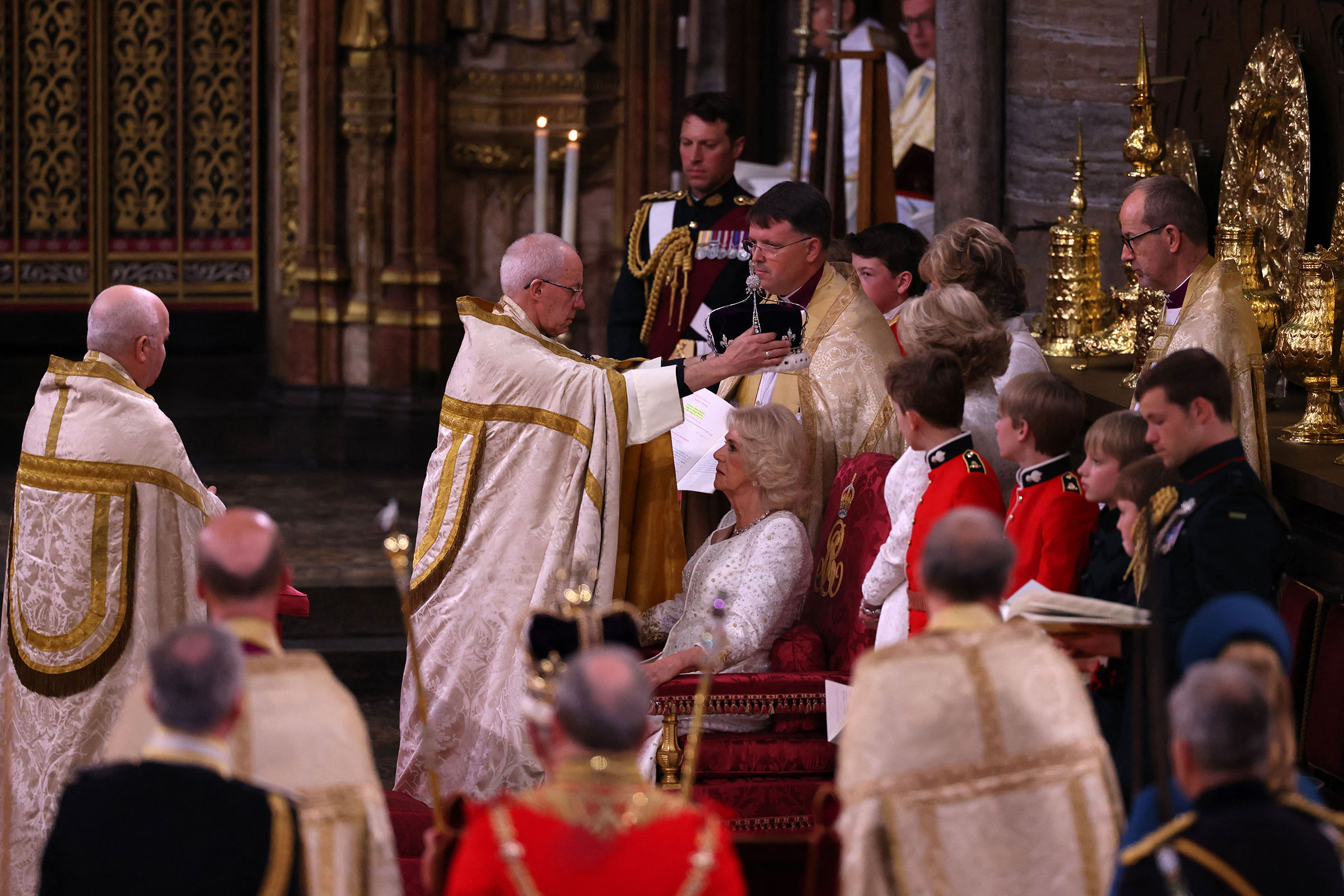 Live Updates: King Charles III and Queen Camilla Crowned