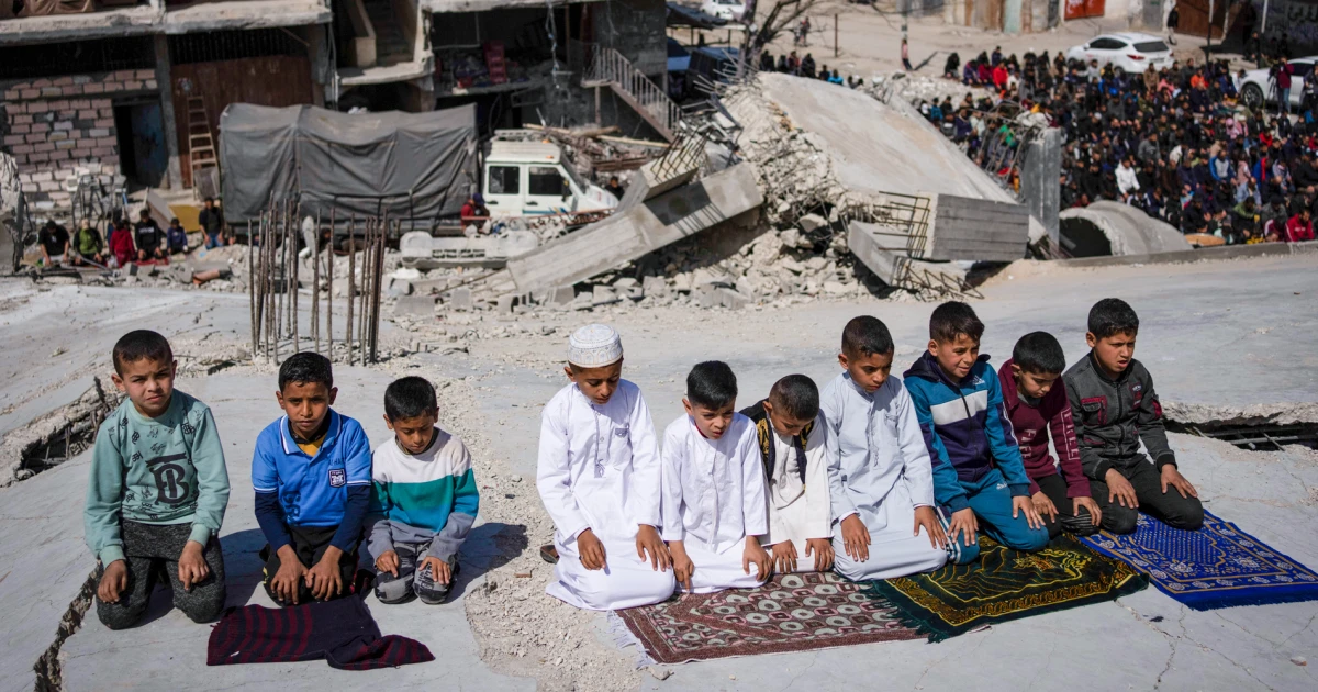 "Ramadan Struggles: Palestinians Fast Amid War and Devastation"