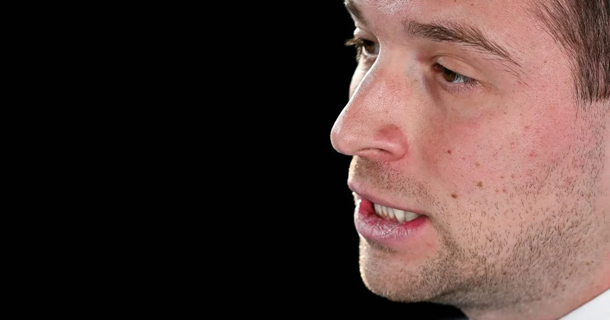 France's municipal round tests alliances as extremes gain ground