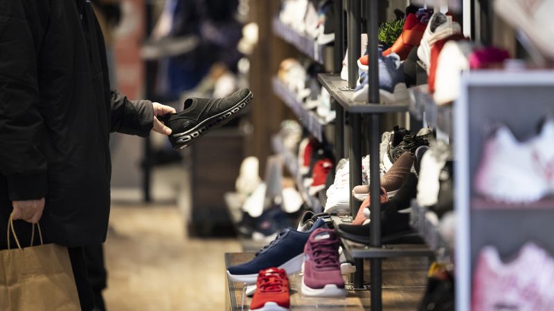US Consumer Confidence Shows Modest Improvement in March