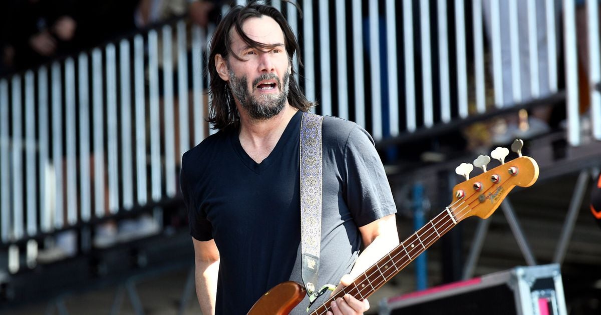 Featured image for Keanu Reeves Rocks Out with Reunited Band Dogstar After 20 Years