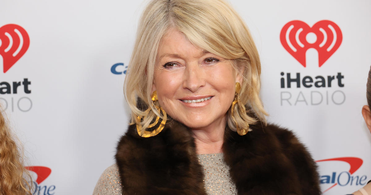 Featured image for Martha Stewart Makes History as Oldest Sports Illustrated Swimsuit Cover Model at 81