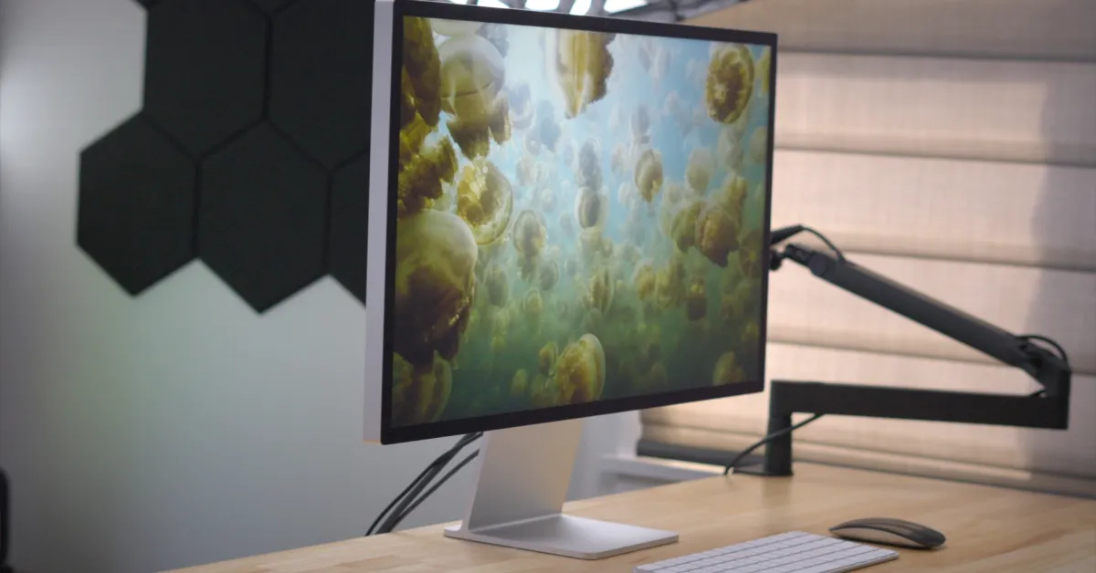 Featured image for macOS Tahoe and Apple Device Issues: Flickering, Outages, and Bugs