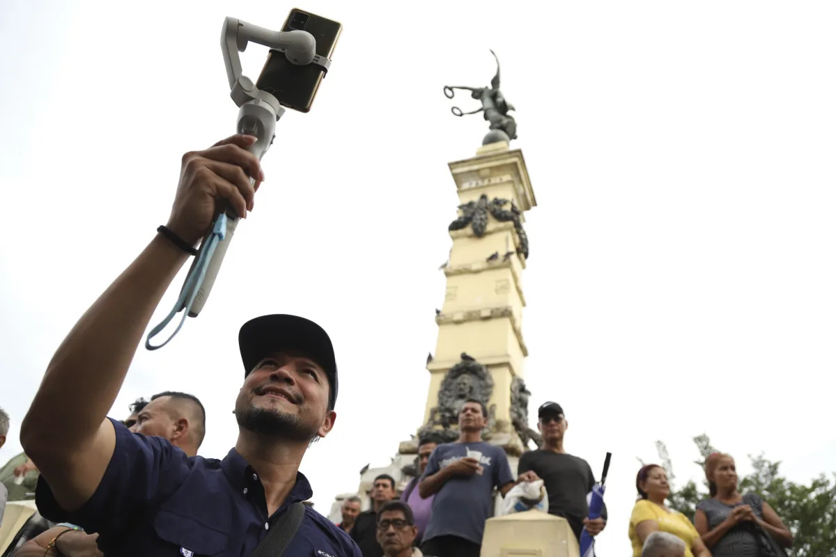 The rise of pro-government social media influencers in El Salvador's shrinking free press