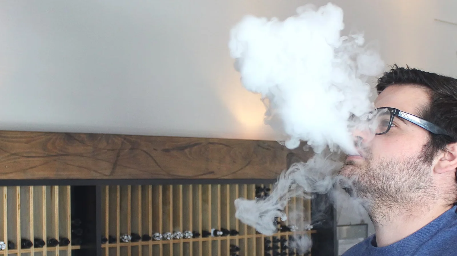 Featured image for Study Finds Toxic Chemicals in E-Cigarette Liquids That May Harm Lungs