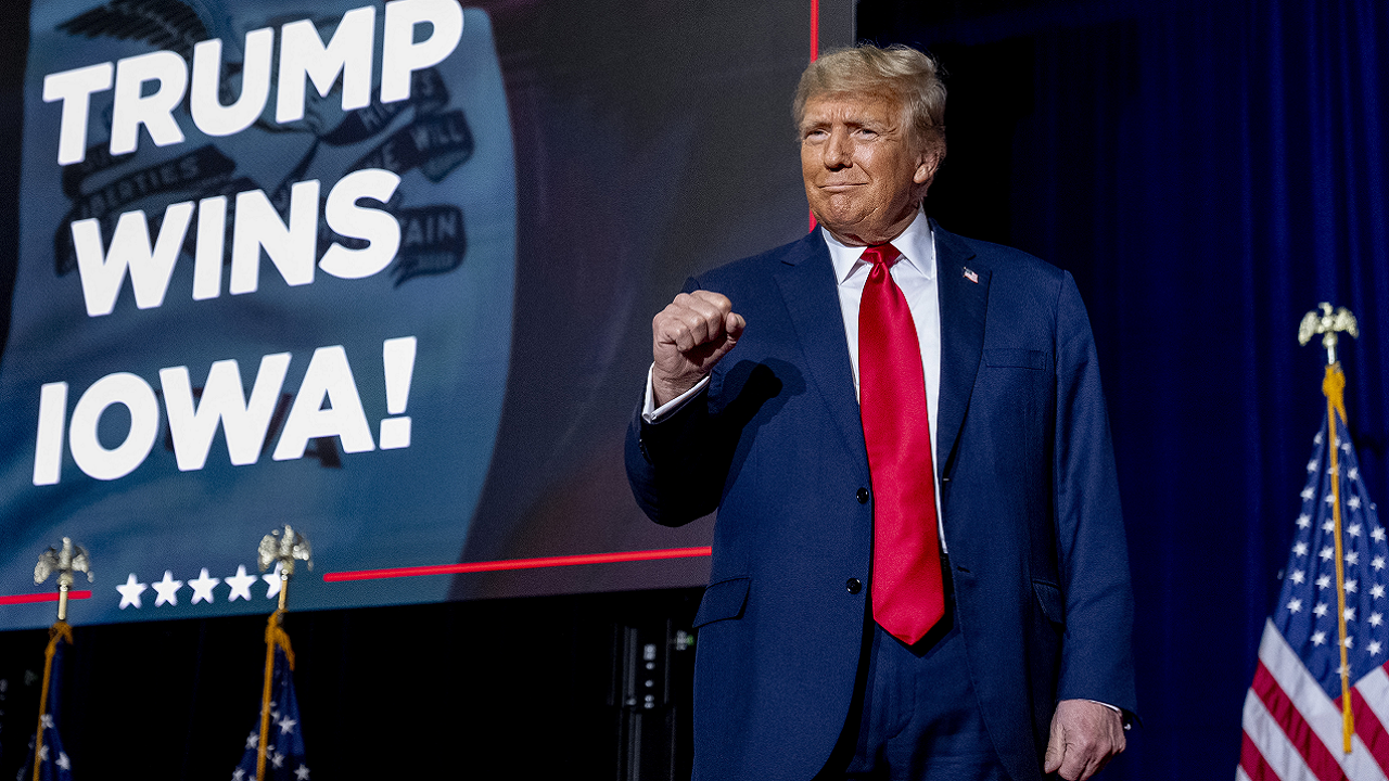 "Trump Leads New Hampshire Polls as GOP Candidates Vie for Support"