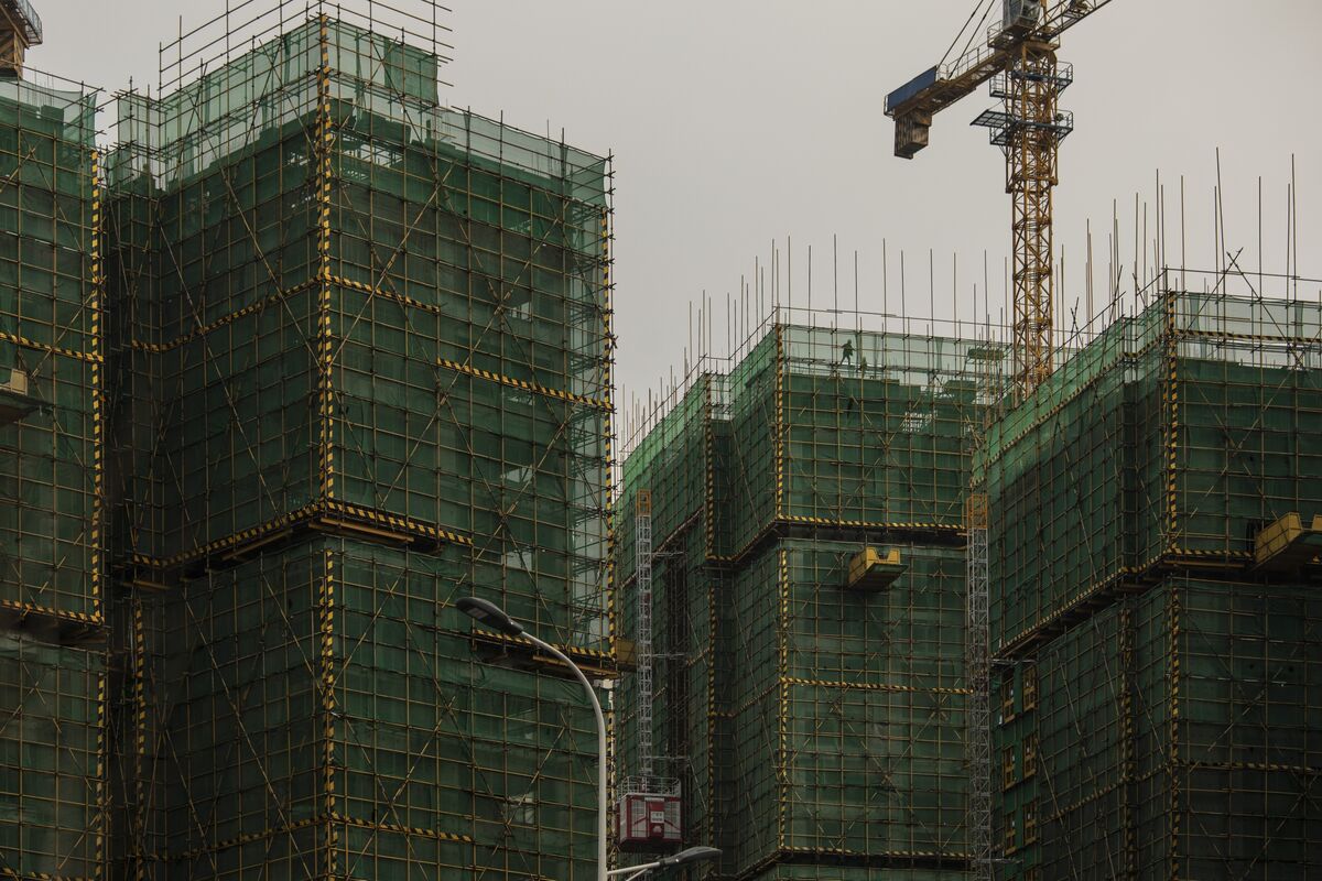 Featured image for China's Real Estate Market Faces Continued Challenges Amid Slumping Prices and Demand