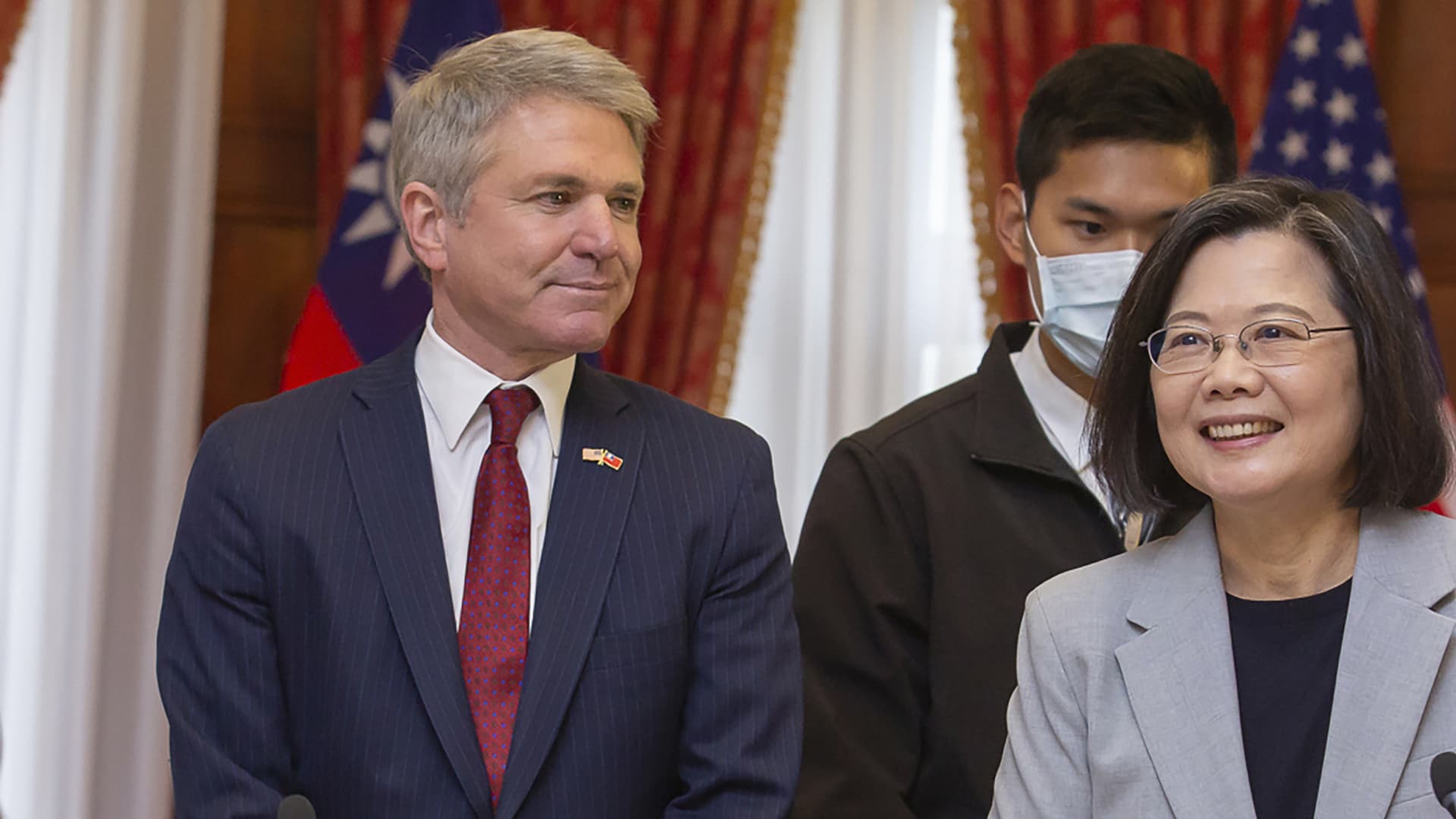China sanctions US lawmaker for Taiwan visit