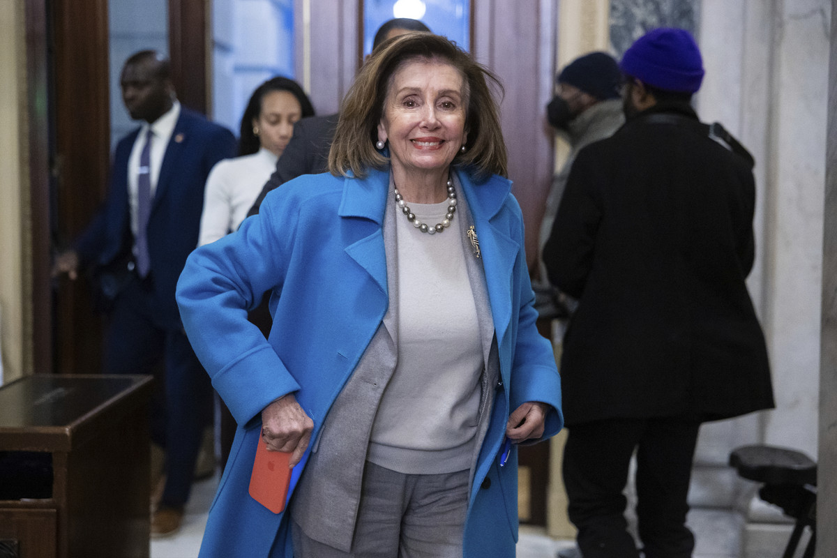 "Nancy Pelosi's Controversial Remarks on Pro-Palestinian Protests and Russian Links"
