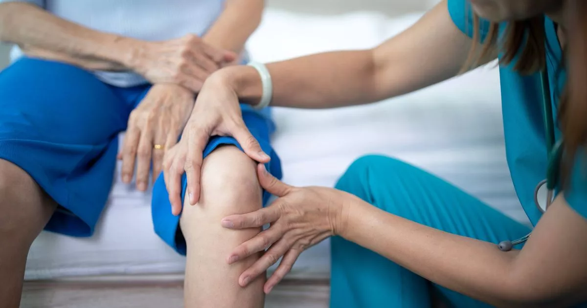 Featured image for Eye and leg signs indicating high cholesterol to watch for