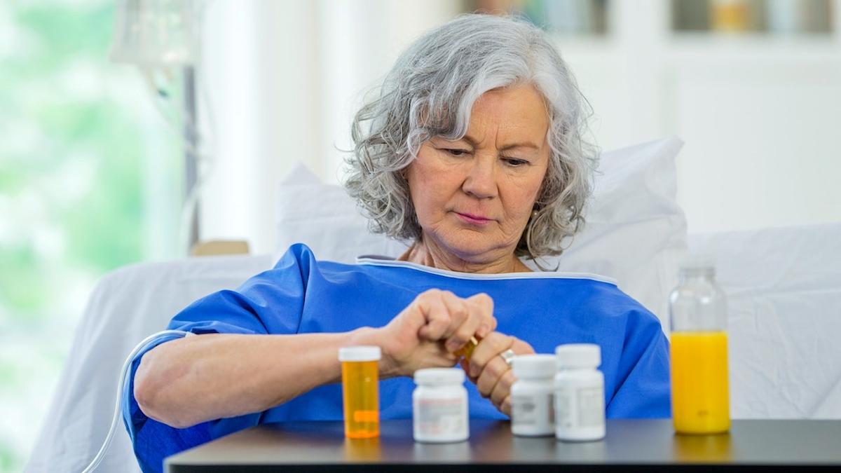 Featured image for Multiple Medications in Seniors May Lead to Unexpected Health Risks