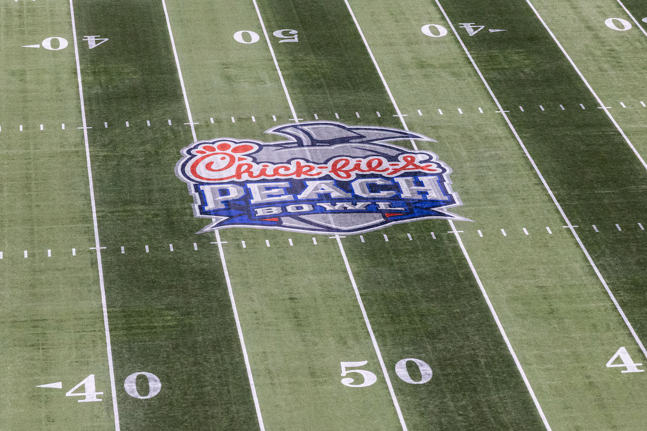 Featured image for Oregon and Indiana Face Off in Peach Bowl Semifinal