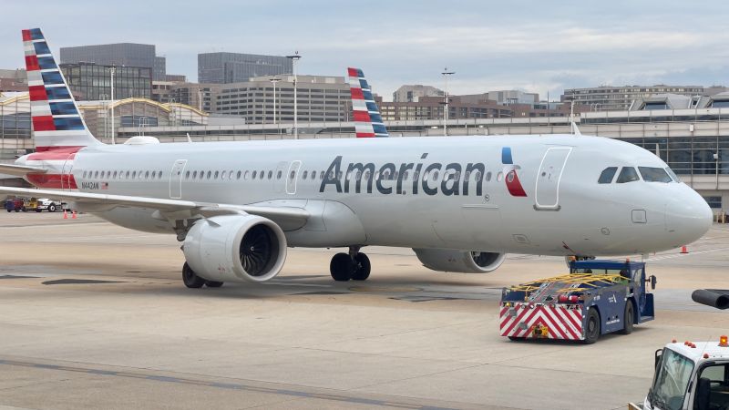Featured image for DOT Slaps American Airlines with Record Fine for Tarmac Delays