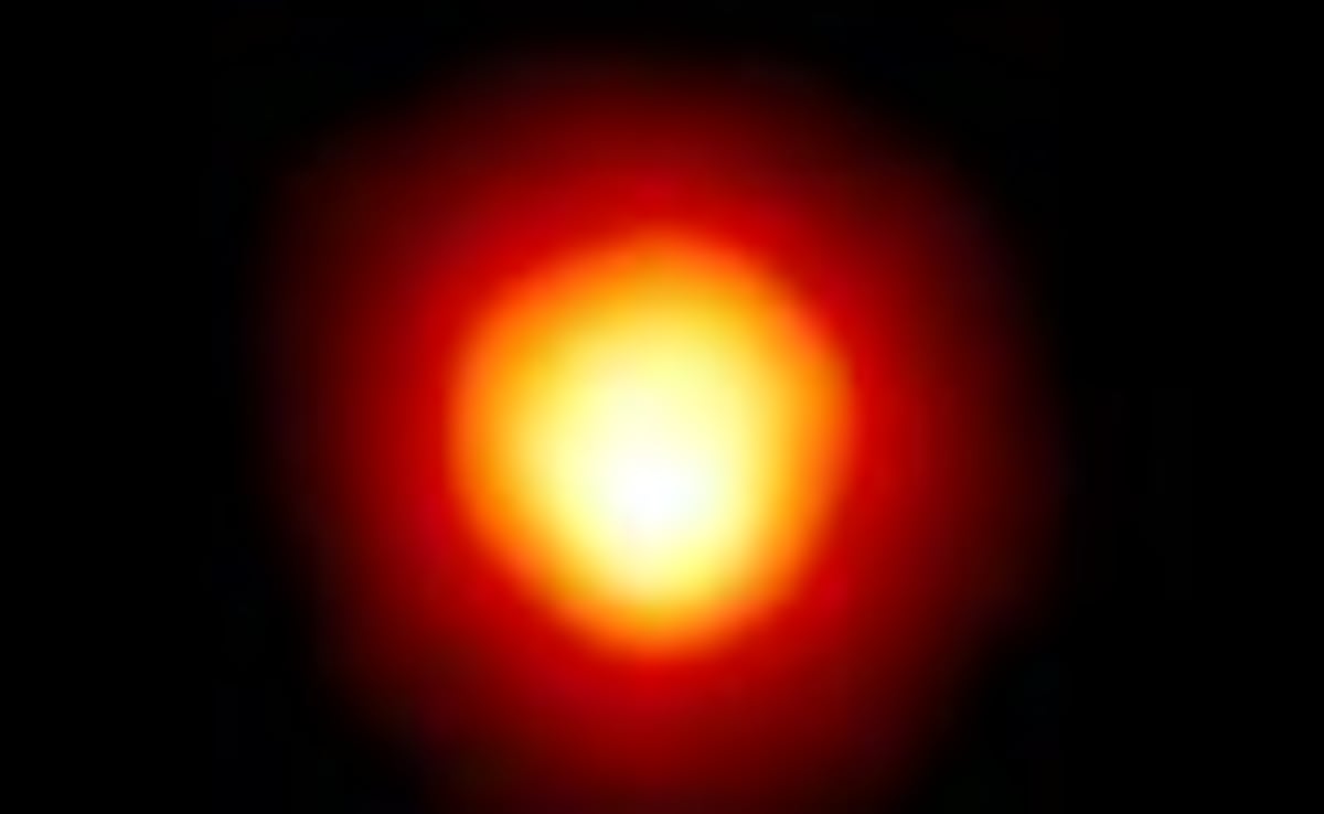 Featured image for Rare Celestial Event: Betelgeuse, One of the Brightest Stars, to Temporarily Vanish