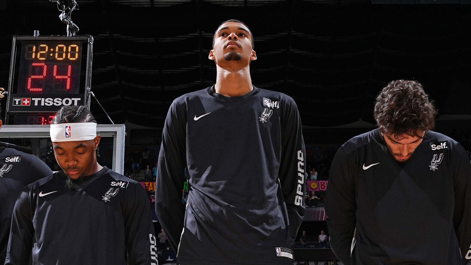 "Victor Wembanyama: The Highly Anticipated NBA Debut of a Rookie Phenom"