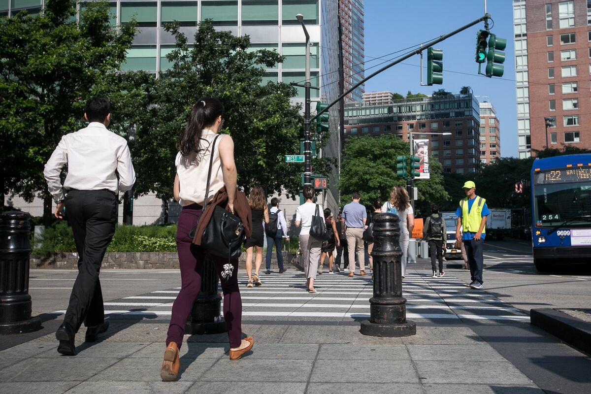 Featured image for Goldman Sachs Introduces New Path to Private Equity for Interns and Junior Bankers