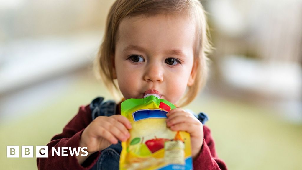 Featured image for UK government urges parents to avoid shop-bought and sugary baby foods