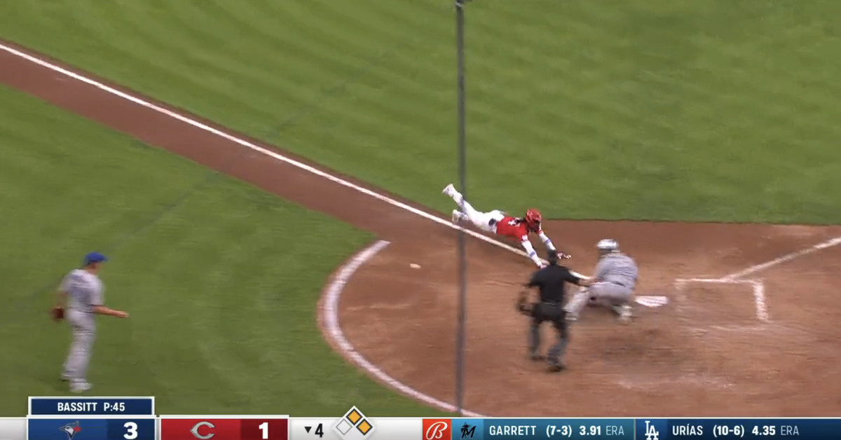 Featured image for Elly De La Cruz's Unforgettable Inside-the-Park Home Run Makes Reds History