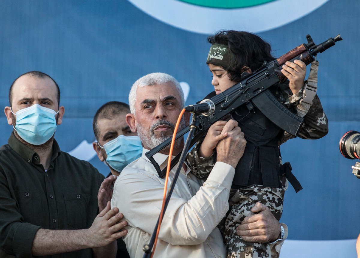 Featured image for Israeli Forces Close in on Hamas Leader Yahya Sinwar's Hideout