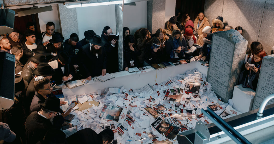 Israelis Gather in NYC to Pray for Safe Return of Hostages Held by Hamas