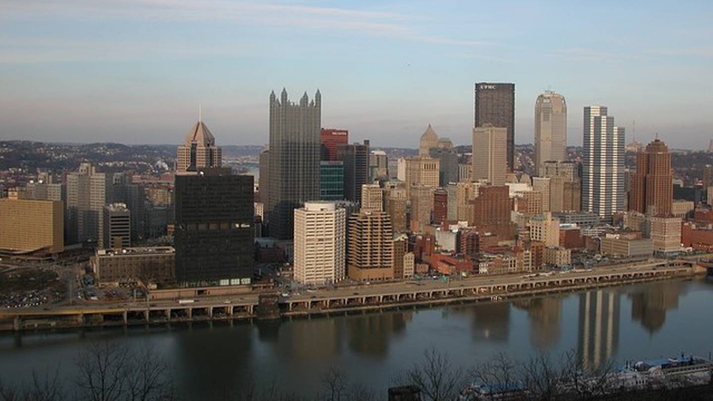 "Romantic Dining: Top Restaurants Across America"