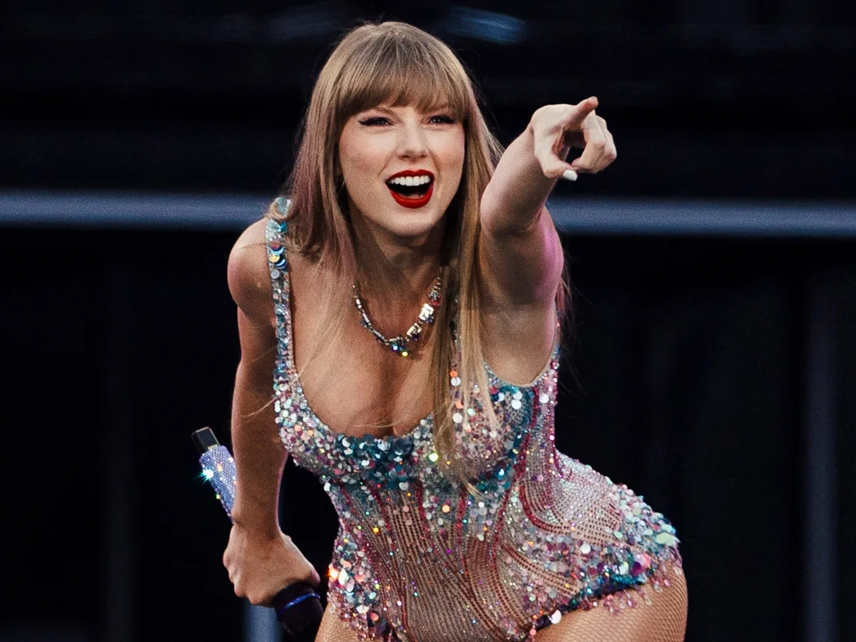 Featured image for Fans and Teasers Build Excitement for Taylor Swift's 'The Life of a Showgirl'
