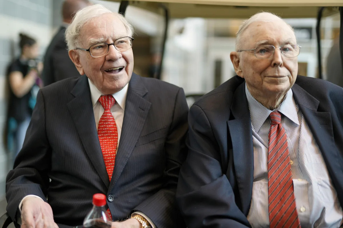 Featured image for "Warren Buffett's Annual Letter: Wall Street Warning and Berkshire's Successes"
