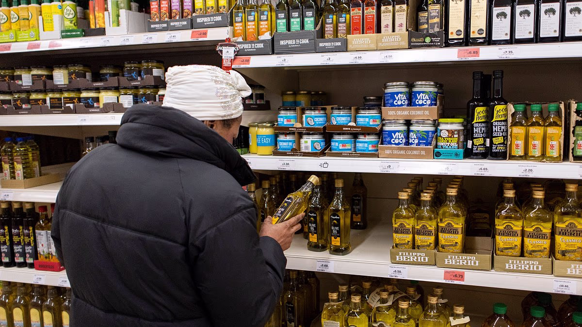 Featured image for Study Warns Olive Oil's Hidden Role in Weight Gain