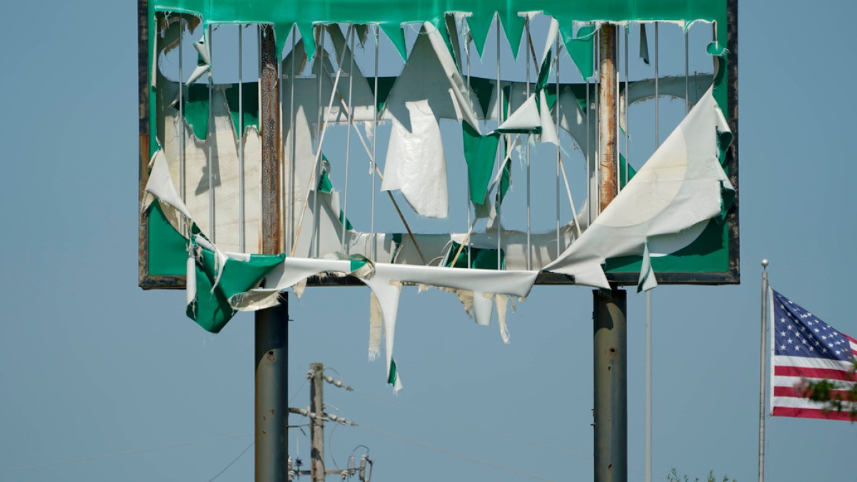 Southern US hit by deadly tornadoes and storms.