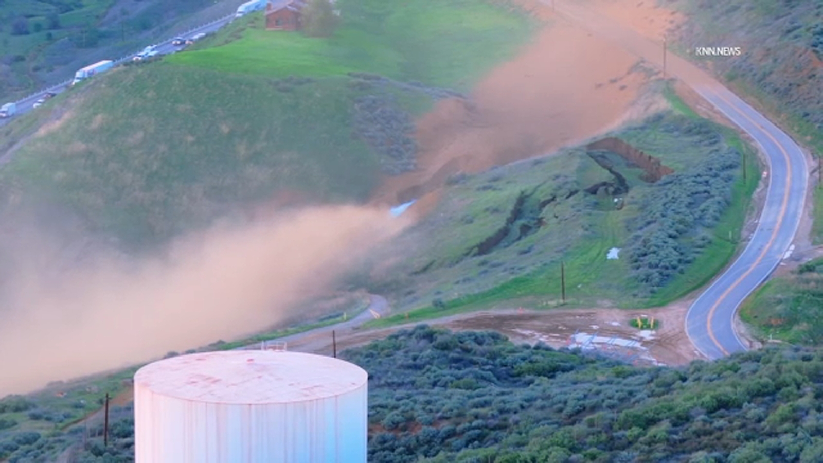 Featured image for Major Highway Closures in Castaic and Los Angeles Due to Gas Leaks and Natural Disasters