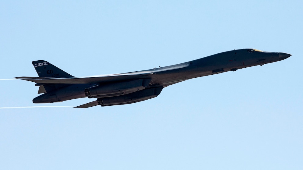 Featured image for "B-1 Bomber Crew Ejects Unharmed in South Dakota Crash Landing"